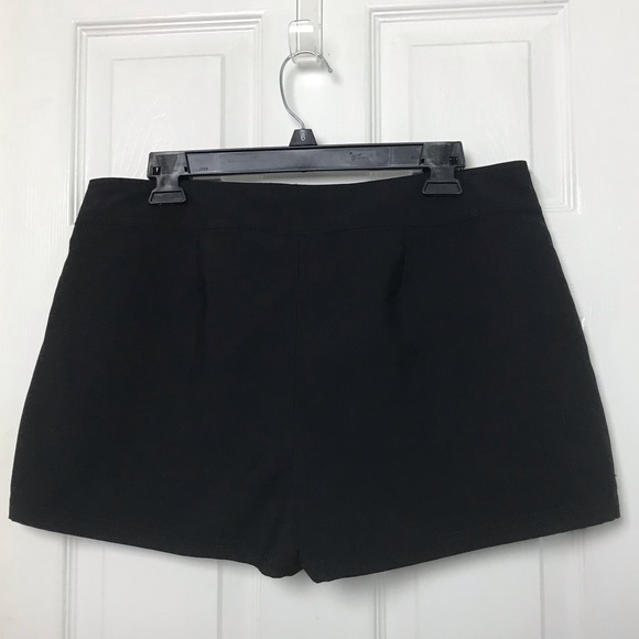 Croft & Barrow Shorts. Size M - Picture 3 of 5